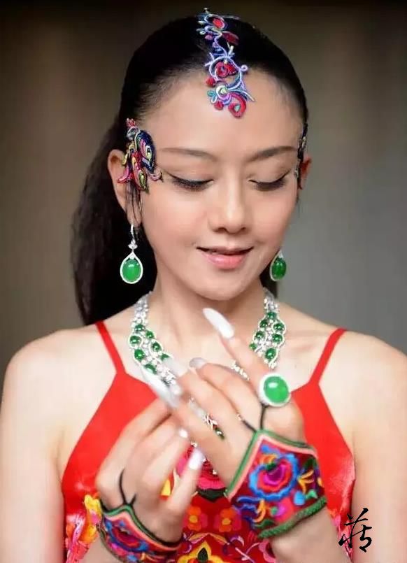 为何名人明星都喜欢佩戴和田玉?