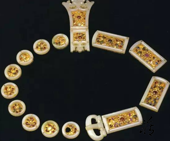 古代男子原来是这么佩和田玉的！和田玉鉴定保养知识大全-藏玉网- 藏玉