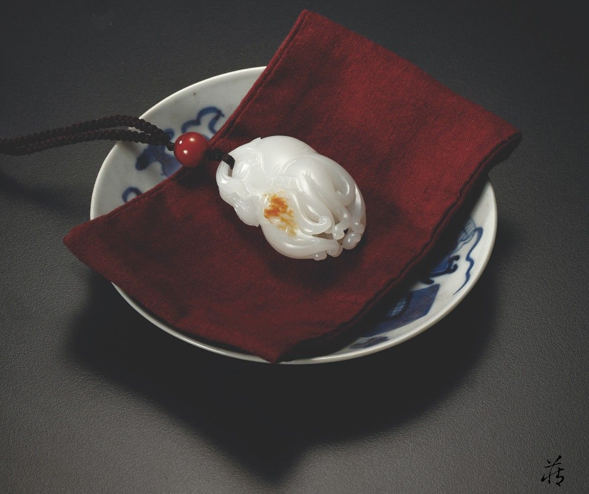 禅心自在：和田玉雕出的佛手！和田玉鉴定保养知识大全-藏玉网- 藏玉