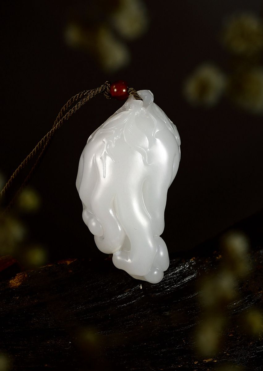 禅心自在：和田玉雕出的佛手！和田玉鉴定保养知识大全-藏玉网- 藏玉