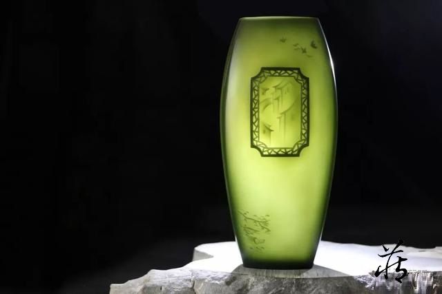 花瓶 和田绿玉梅瓶。花入 2025年必入！天然玉花瓶摆件避坑指南｜客厅玄关镇宅神器推荐-珠宝奇石