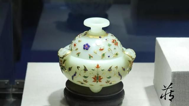 和田玉中籽料贵，乾隆也爱大红皮？和田玉鉴定保养知识大全-藏玉网- 藏