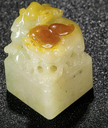 方圆翡翠印章
