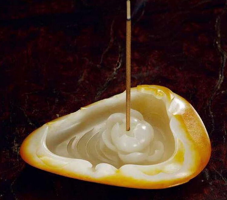 水中莲白玉香插