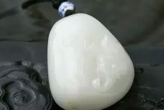 找一个你心爱的和田玉把件