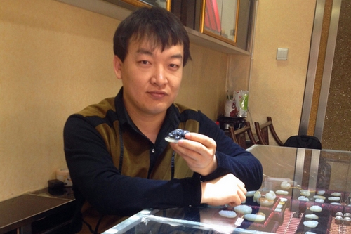 玉美无暇——新疆玉雕工艺师王立飞：玉雕精中求精