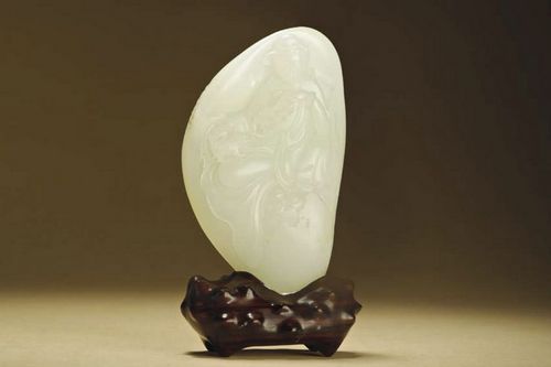 为了测试和田玉的韧性 看这位教授是怎么做的