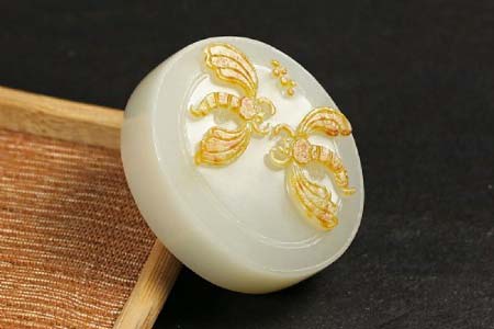 花12800元买大师玉器作品：竟是挂羊头卖狗肉