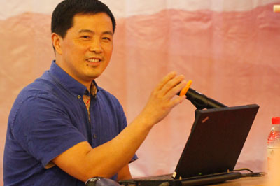 蒋喜：玉工没文化 美玉世俗化 　　