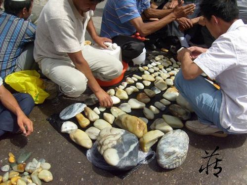 揭秘精明小玉贩们的生意经