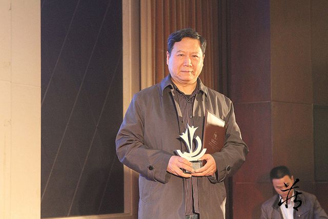 常世琪微雕刻时不能有丝毫杂念