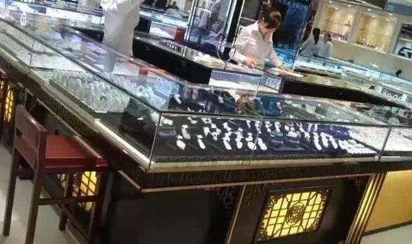 旅游景点勿买玉 揭秘景区玉石饰品的“一票生意”