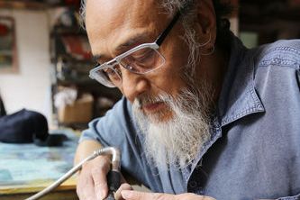 绝顶寒松叶不调：隐居的玉雕大师周东正