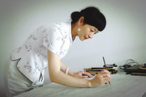 张晓玲：清水出芙蓉 巧手付天工