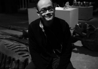 邱启敬：超越与反观