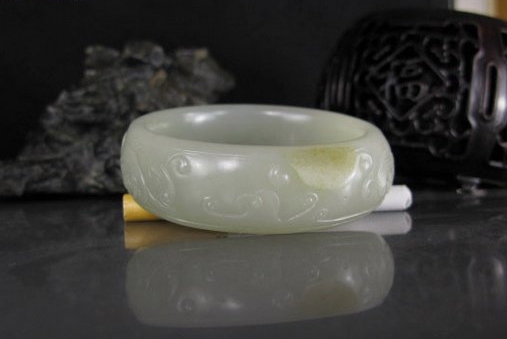 小知识：如何看和田玉的色气