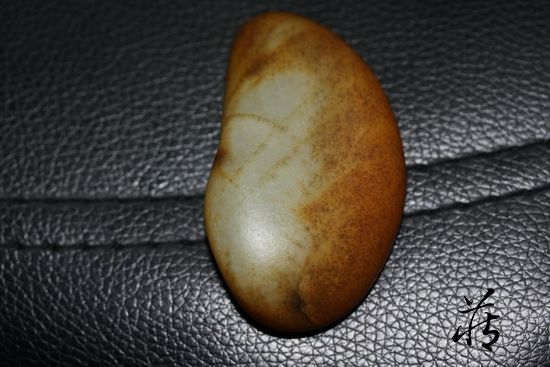 小知识：籽料的身份证——钉子纹和水草纹