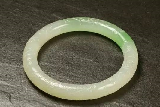 小知识：独特的青海翠青料