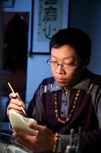 和田玉微雕第一人陈曙明