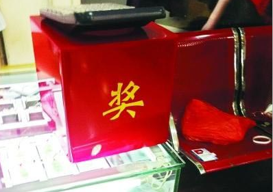 一折价格可买玉器 业内称即使真玉器价格相差悬殊