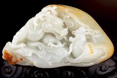 雕塑与玉雕谁更胜一筹