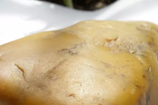 小知识：冒充和田玉的几种常见石头