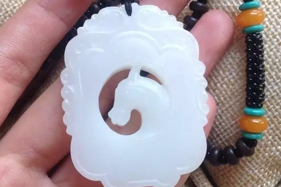 小知识：市场中冒充羊脂玉的杀手
