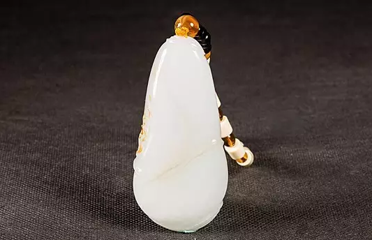 小知识：如何看待和田玉的水线