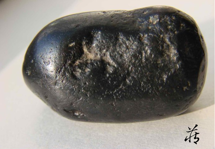 卡瓦石也并不是一个玉石的标准术语,它没有一个具体的特指,一些叫不上