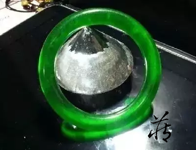 15亿的啤酒瓶底翡翠你见过吗