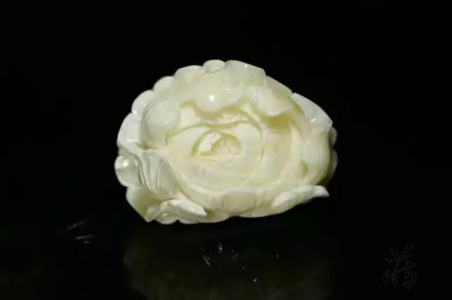 玉龙奖展会上的珍贵白蜜蜡究竟是什么
