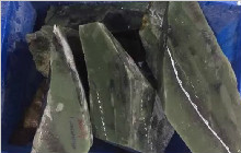 50公斤河磨料原石切开后，变成了150克！