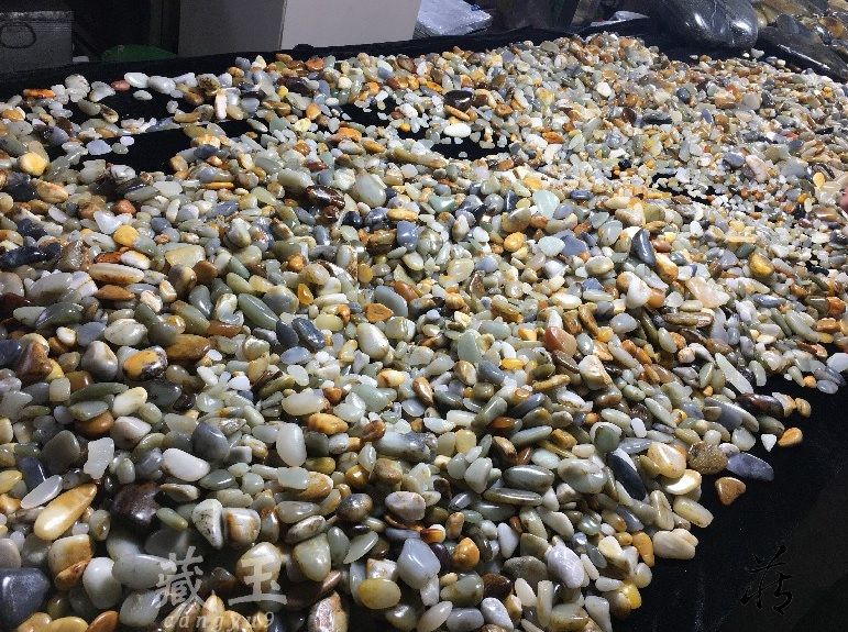 走进石佛寺带你了解和田玉市场价格的秘密