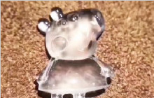 这只小猪火爆朋友圈，已经进军和田玉行业！