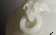 白玉缠枝莲纹双龙耳大罐