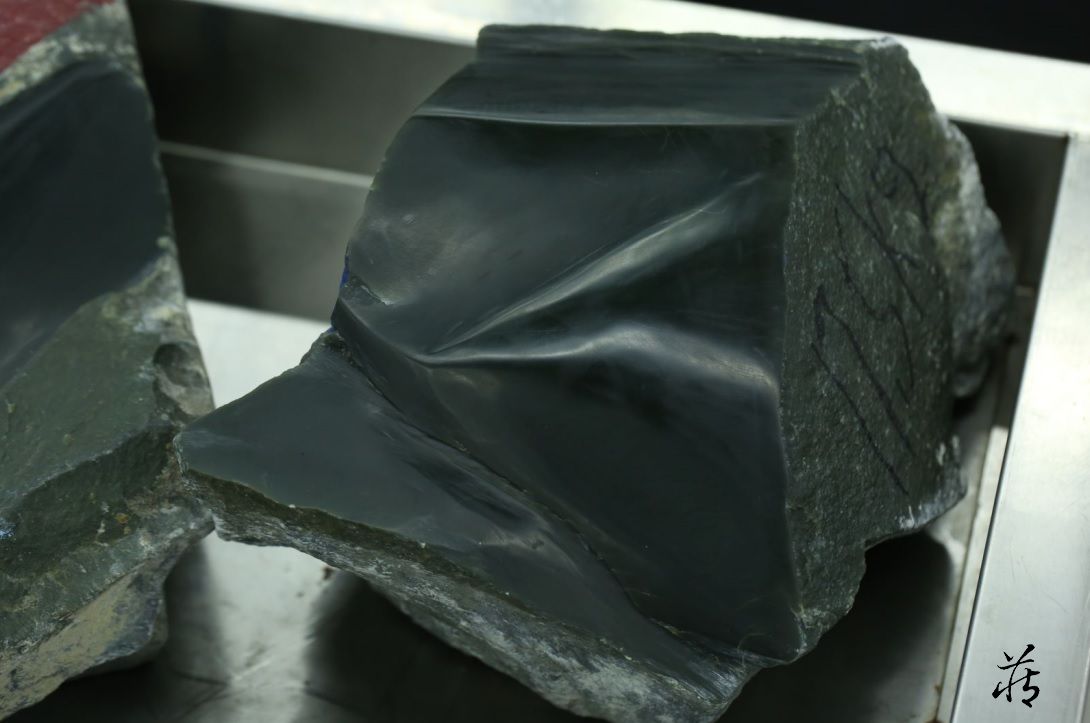 寻找一个完美的塔青和田玉