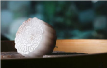 中秋观赏和田玉，没有月饼不团圆