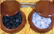 疯狂的墨玉价格：一万多一颗棋子，40万一个和田玉牌……