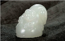 和田玉雕里的准财神！