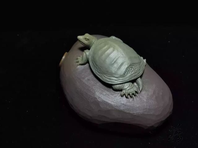 工必有意,意必吉祥,动物玉雕更是如此