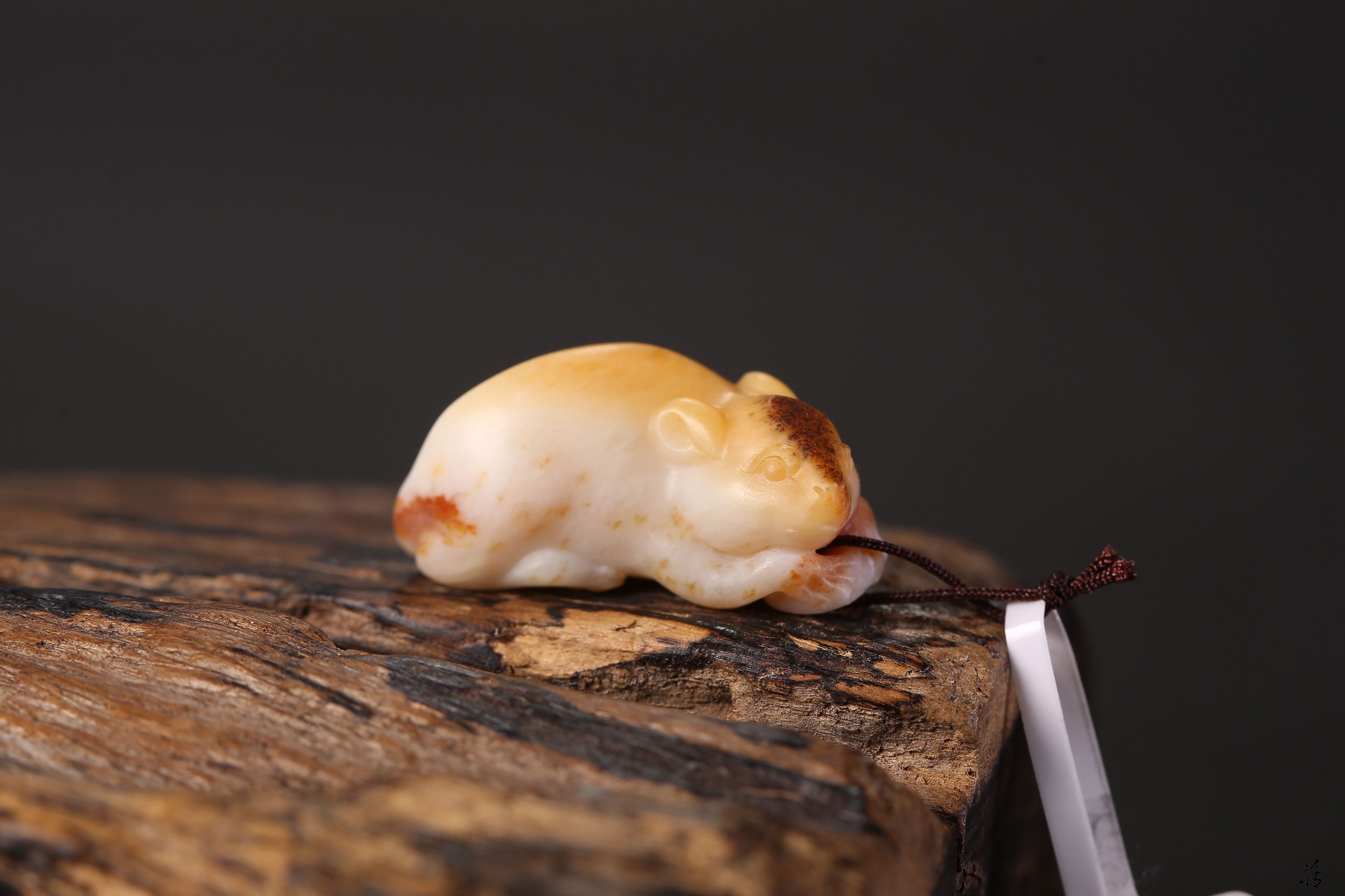 鼠年到佩玉好很多人不知道玉雕老鼠还有克服灾害的寓