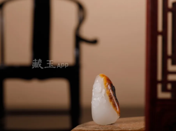 马未都和演员王劲松谈和田玉：揭露了有钱人玩玉的秘密！