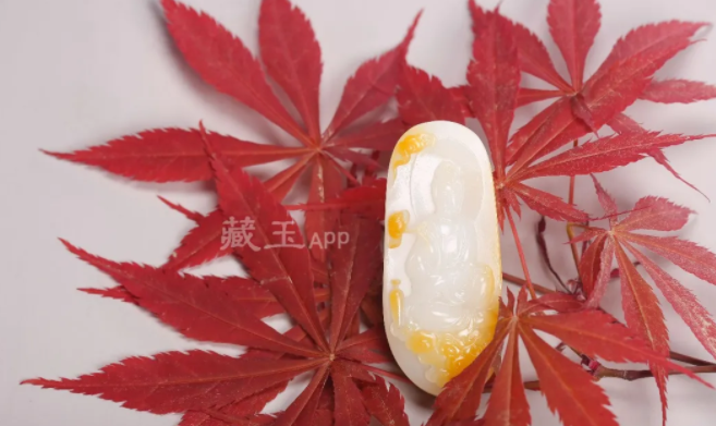 君子如玉，触手也温！玩玉是慢慢改变一个人的过程！
