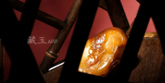 原石和雕件谁更值得天价？马未都发表了自己的看法！