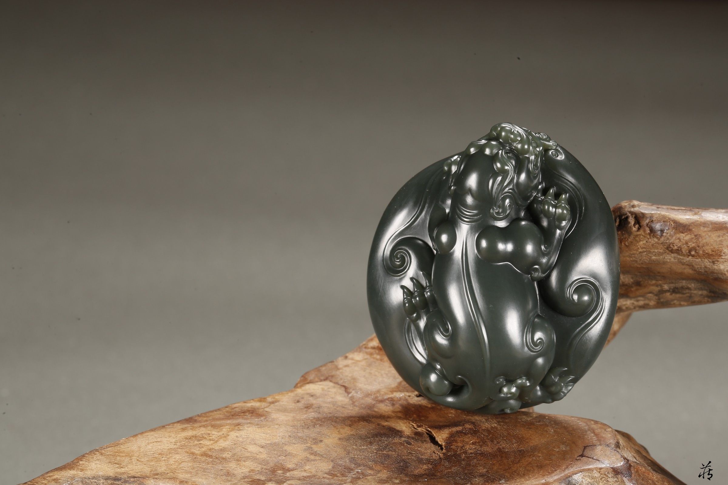 【藏玉臻品】镇水神兽,把件,和田青玉籽料,邀您共