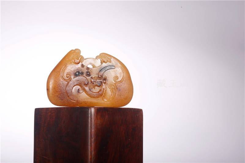 王刚回应砸宝门事件，也说出了和田玉市场鉴定的难言之隐