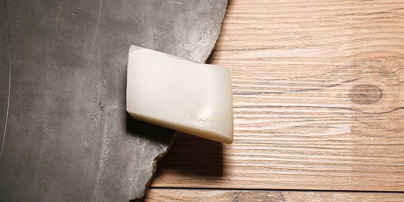 开年第一刀，这块籽料两刀下去你看赚了多少？疯狂的原料