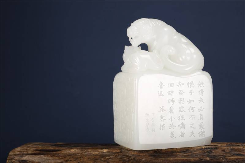 他有千万级的羊脂玉！玩玉人的家底一亮出来，众人凌乱了