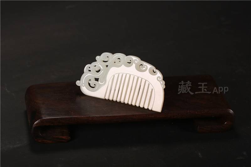 一把67万的梳子……