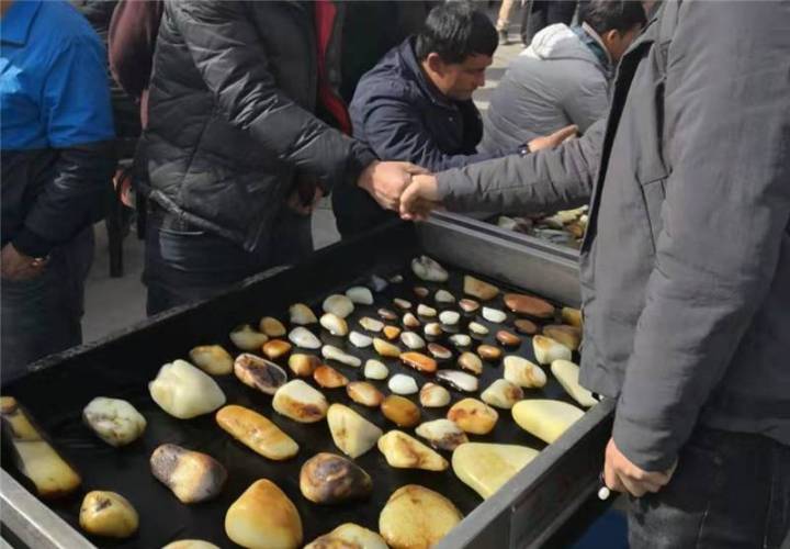 这种假籽料让老玩家被骗50万！宁买100万的真，别买10万的假